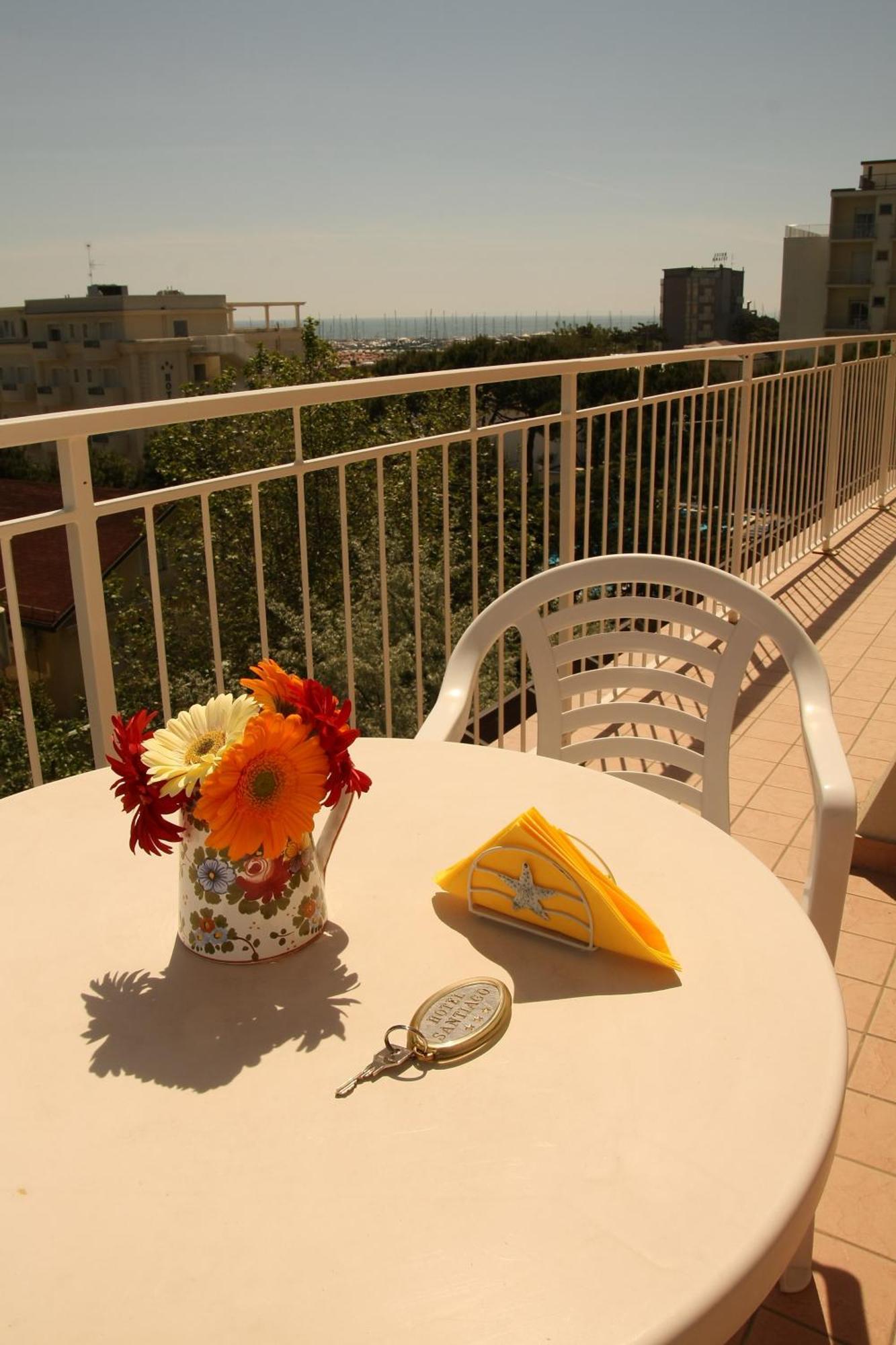 Hotel Santiago Milano Marittima Exterior foto