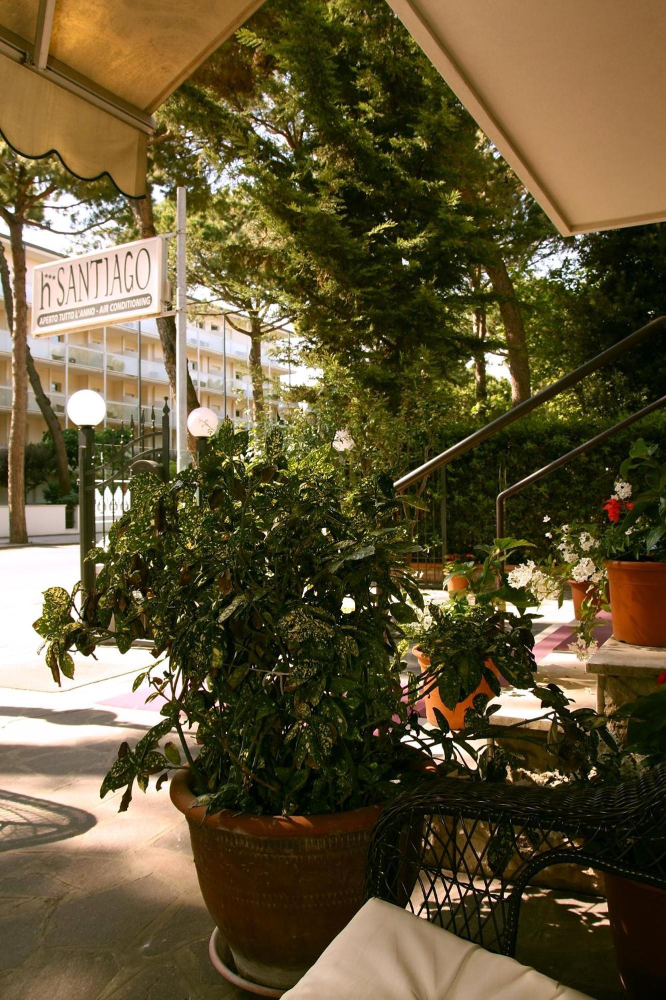 Hotel Santiago Milano Marittima Exterior foto