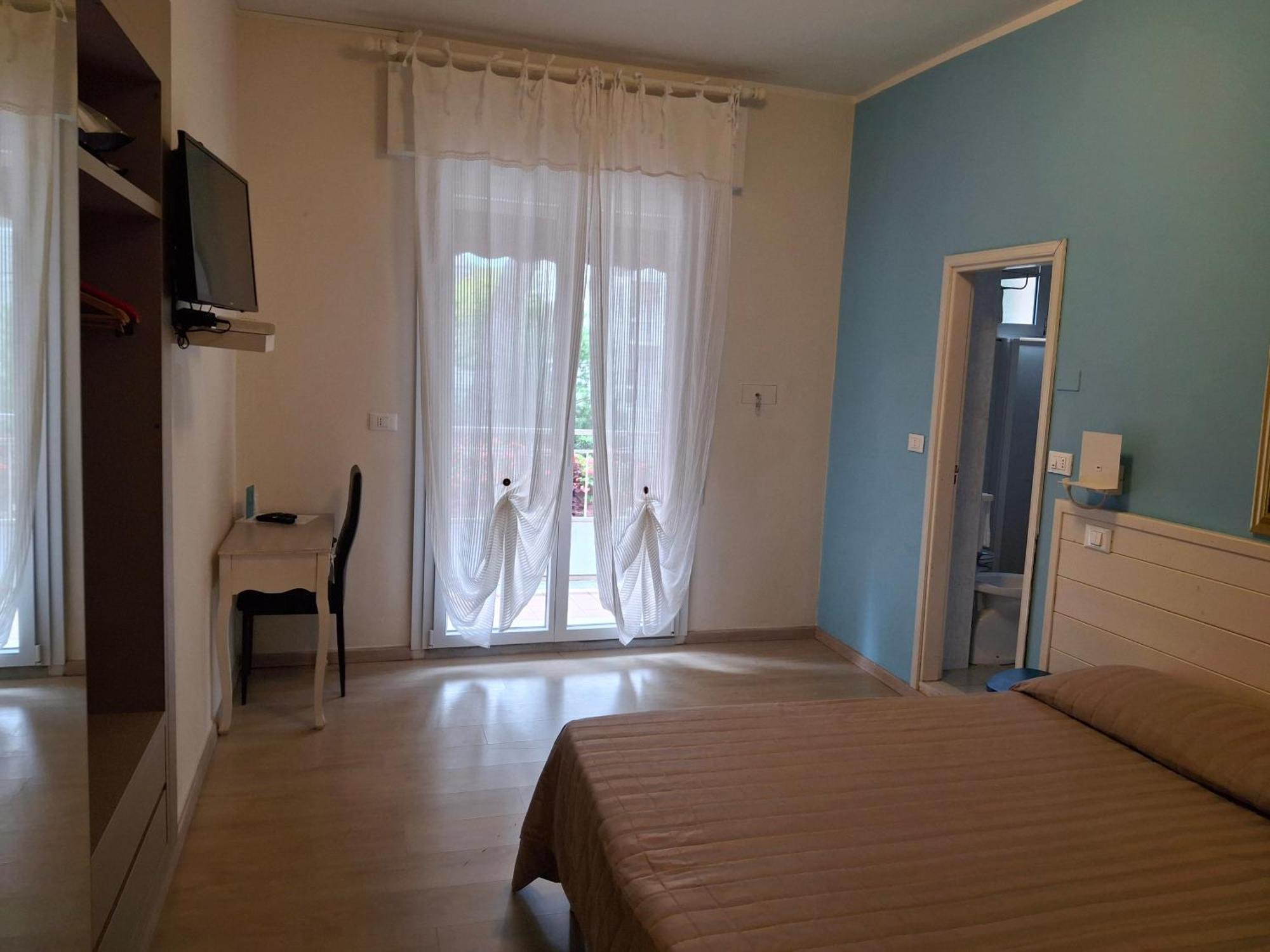 Hotel Santiago Milano Marittima Exterior foto